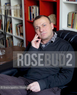 Alessandro Golinelli, italian writer, journalist, director, author of numerous books, tv programs, documentary movies, in his house in Milan. ©Grazia Ippolito/Rosebud2