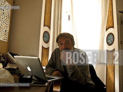 Emanuele Trevi, author of Qualcosa di scritto published by Ponte alle grazie, pictured in his studio in Rome ©Grazia Ippolito/Rosebud2