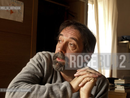 Emanuele Trevi, author of Qualcosa di scritto published by Ponte alle grazie, pictured in his studio in Rome ©Grazia Ippolito/Rosebud2