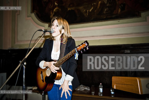 Diana Tejera, singer at Unaltra galassia a literature festival in Naples ©Grazia Ippolito/Rosebud2