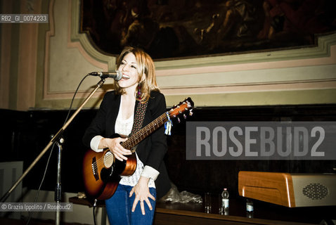 Diana Tejera, singer at Unaltra galassia a literature festival in Naples ©Grazia Ippolito/Rosebud2