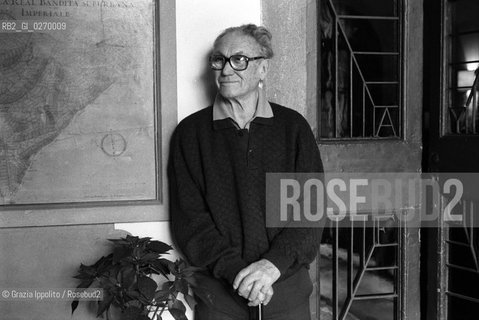 20 February 1999, Brescia: Italian photographer, anthropologist, ethnologist, writer Fosco Maraini in his house ©Grazia Ippolito/Rosebud2