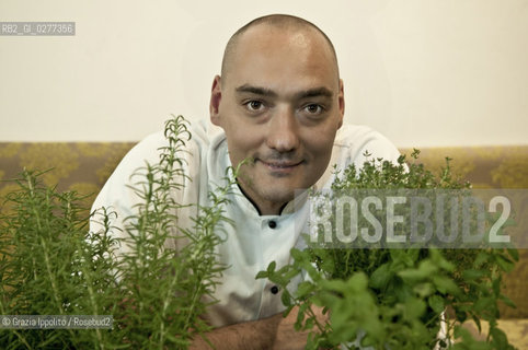 Simone Salvini, vegetarian and vegan master chef,in his restaurant Ops! in via Bergamo,56 in Rome ©Grazia Ippolito/Rosebud2
