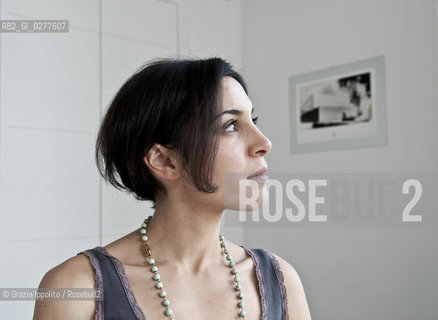 Italian writer Widad Tamimi, palestinian origin,author of Il caffè delle donne picturted in Milan ©Grazia Ippolito/Rosebud2