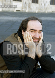 Italian writer Aberto Prunetti author of Amianto and other books as Il fioraio di Peron, Potassa pictured in Piazza del Campo in Siena.Hes also a translater of english and spanish. ©Grazia Ippolito/Rosebud2