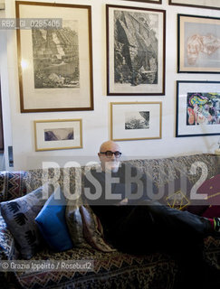 Francesco Pecoraro, italian writer and architect,in his house in Rome. Author of La vita in tempo di pacepublished by Ponte alle Grazie ©Grazia Ippolito/Rosebud2