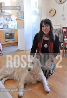 Antonella Ossorio, author of La Mammana published by Einaudi in her house in Naples with dog Anita ©Grazia Ippolito/Rosebud2