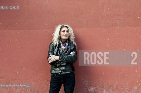 Maria Rosaria Selo, neapolitan writer, author of Iosonodoloreand La donna immaginariapublished by Kairos, pictured in Pozzuoli ©Grazia Ippolito/Rosebud2
