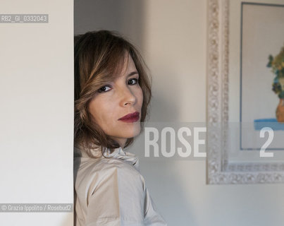 Simona Sparaco, italian writer, author of Nessuno sa di noifinalist at Stregaprize and Se chiudo gli occhipublished by Giunti, pictured in her house in Rome ©Grazia Ippolito/Rosebud2