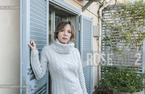 Simona Sparaco, italian writer, author of Nessuno sa di noifinalist at Stregaprize and Se chiudo gli occhipublished by Giunti, pictured in her house in Rome ©Grazia Ippolito/Rosebud2