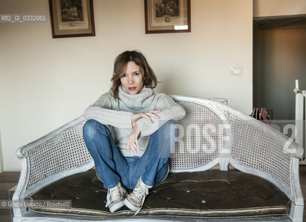 Simona Sparaco, italian writer, author of Nessuno sa di noifinalist at Stregaprize and Se chiudo gli occhipublished by Giunti, pictured in her house in Rome ©Grazia Ippolito/Rosebud2