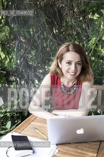 Claudia De Lillo alias Elasti, journalist, writer, author of Dire fare baciare, Alla pari, Non solo mamma on D la Repubblica, pictured in her house in Milano. ©Grazia Ippolito/Rosebud2