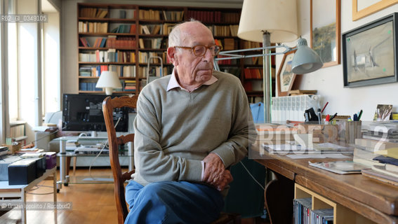 Italian journalist and writer Fabrizio Dentice,author of Egnocus e gli efferati Messalinapublished by Adelphi and Personeeand Perros de Espana,pictured inhis hose in Milano ©Grazia Ippolito/Rosebud2