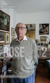 Italian journalist and writer Fabrizio Dentice,author of Egnocus e gli efferati Messalinapublished by Adelphi and Personeeand Perros de Espana,pictured inhis hose in Milano ©Grazia Ippolito/Rosebud2