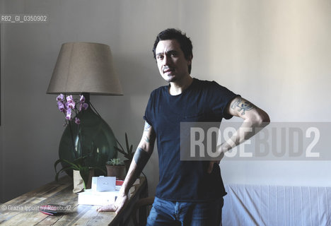 Peppe Fiore, neapolitan writer, author of La futura classe dirigente, Nessuno è indispensabile,in may 2017 a new novel , pictured in his house in Rome. ©Grazia Ippolito/Rosebud2