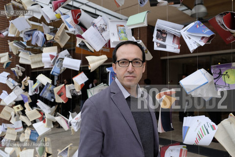 Burhan Sönmez was born in Turkey. He grew up speaking Turkish and curdish, then later moved to Istanbul where he worked for a time as a lawyer. In Rome at Libricome with his last book Istanbul Istanbul ©Grazia Ippolito/Rosebud2