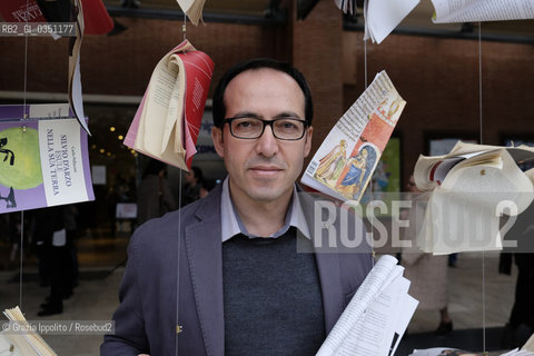 Burhan Sönmez was born in Turkey. He grew up speaking Turkish and curdish, then later moved to Istanbul where he worked for a time as a lawyer. In Rome at Libricome with his last book Istanbul Istanbul ©Grazia Ippolito/Rosebud2