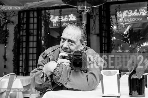 Rino Barillari, photographer named King of Paparazzi, the most important reporter of Dolce Vita in 1960 years, still shooting in Rome on 30 december 2018 in Piazza Navona ©Grazia Ippolito/Rosebud2