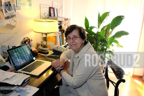 Nicoletta Sipos, writer author of books such as La promessa del tramonto  Il bicchiere mezzo pieno she has been editor in chief of italian magazines, pictured in her house in Milano, 14-01-2019 ©Grazia Ippolito/Rosebud2