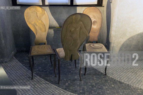 Marika Carniti Bollea’s chairs at her exhibition in Milan 8-4-2019 ©Grazia Ippolito/Rosebud2