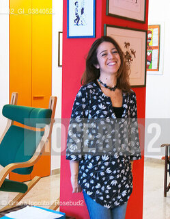 Claudia De Lillo alias Elasti, journalist  and writer, author of the blog:nonsolomamma in her house in Milan ©Grazia Ippolito/Rosebud2