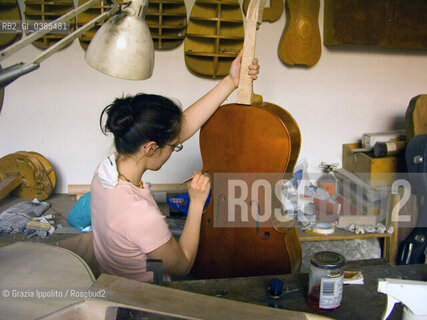 Lutherie of Peter Bohr, in 2005©Grazia Ippolito/Rosebud2