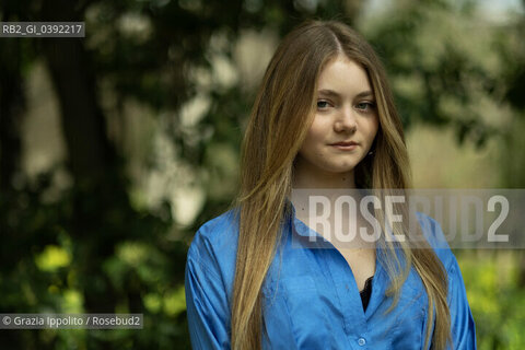 Benedetta Dattilo, studentessa in economia, partecipa alla fiction di Rai 1  Il Maresciallo Ricciardi, Napoli, Orto Botanico