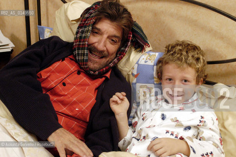 IL MARESCIALLO ROCCA 4  GIGI PROIETTI CON IL FIGLIO TOMMY ©Assunta Servello/Rosebud2