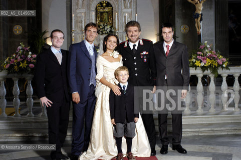 IL MARESCIALLO ROCCA 4 LA FIGLIA DEL MARESCIALLO ROCCA  DANIELA (FRANCESCA RINALDI) SPOSA MARCO(MAURIZIO AIELLO) CON DA SIN. FRANCESCO LODOLO (ROBERTO) -GIGI PROIETTI- ANGELO SORINO(GIACOMO) E IL PICCOLO VALERIO VINCIARELLI(TOMMY). ©Assunta Servello/Rosebud2