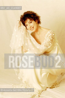 IL MARESCIALLO ROCCA 4 VERONICA PIVETTI(FRANCESCA) IN ABITO DA SPOSA ©Assunta Servello/Rosebud2