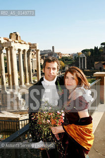 Roma 10 dicembre 20005.Gli sposi Sveva Sagramola e Diego Dolce  al Foro Romano. ©Assunta Servello/Rosebud2