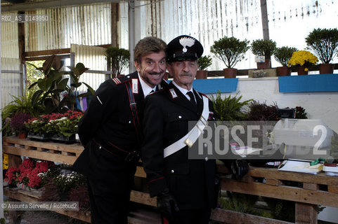 IL MARESCIALLO ROCCA 4..GIGI PROIETTI CON IL BRIGADIERE CACCIAPUOTI(SERGIO FIORENTINI).... ©Assunta Servello/Rosebud2
