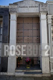 Portacomaro (AT) 2013, paese dorigine di Papa Francesco I, Jorge Mario Bergoglio, la cascina di Bricco Marmorito, casa natale del padre del Papa Francesco.  Portacomaro (AT) 2013, the country of origin of Pope Francesco I, Jorge Mario Bertoglio, cemetery where are buried the members of the popes family. Family capel ©Fabio Artese/Rosebud2