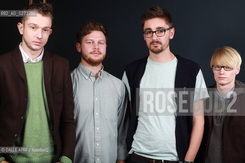 ALT J.12/2012. ©DALLE APRF/Rosebud2