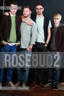 ALT J.12/2012. ©DALLE APRF/Rosebud2