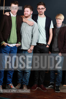 ALT J.12/2012. ©DALLE APRF/Rosebud2