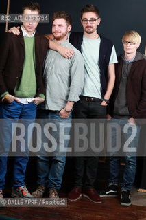 ALT J.12/2012. ©DALLE APRF/Rosebud2