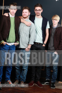 ALT J.12/2012. ©DALLE APRF/Rosebud2