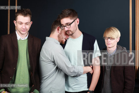 ALT J.12/2012. ©DALLE APRF/Rosebud2