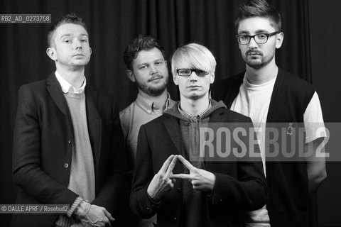 ALT J.12/2012. ©DALLE APRF/Rosebud2