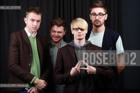 ALT J.12/2012. ©DALLE APRF/Rosebud2