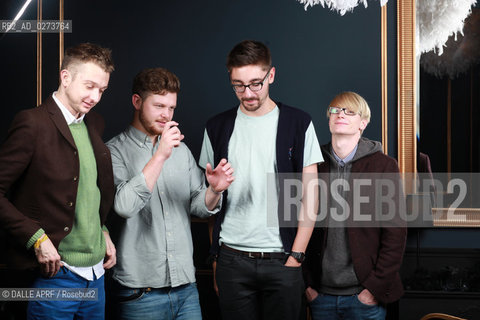 ALT J.12/2012. ©DALLE APRF/Rosebud2