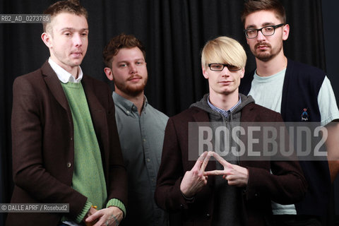 ALT J.12/2012. ©DALLE APRF/Rosebud2