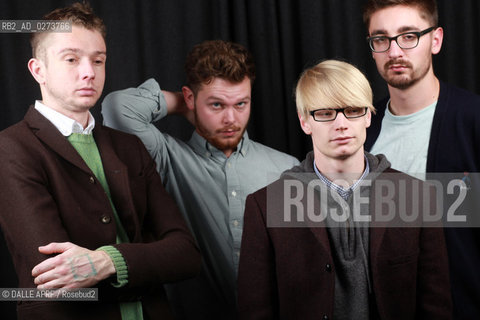 ALT J.12/2012. ©DALLE APRF/Rosebud2