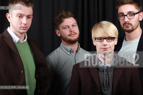 ALT J.12/2012. ©DALLE APRF/Rosebud2