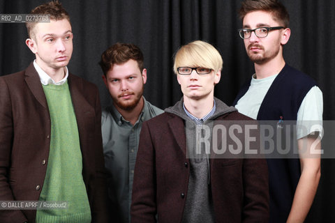 ALT J.12/2012. ©DALLE APRF/Rosebud2