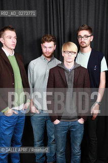 ALT J.12/2012. ©DALLE APRF/Rosebud2