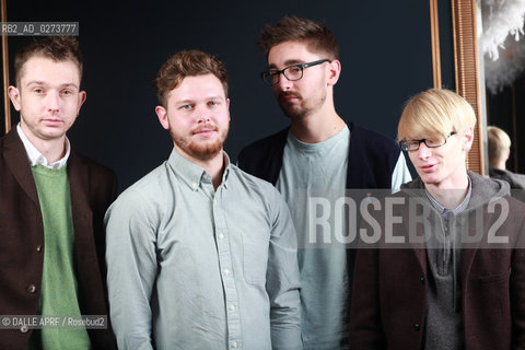 ALT J.12/2012. ©DALLE APRF/Rosebud2