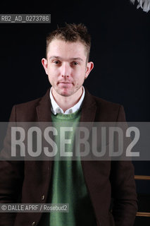 ALT J.12/2012. ©DALLE APRF/Rosebud2