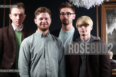 ALT J.12/2012. ©DALLE APRF/Rosebud2